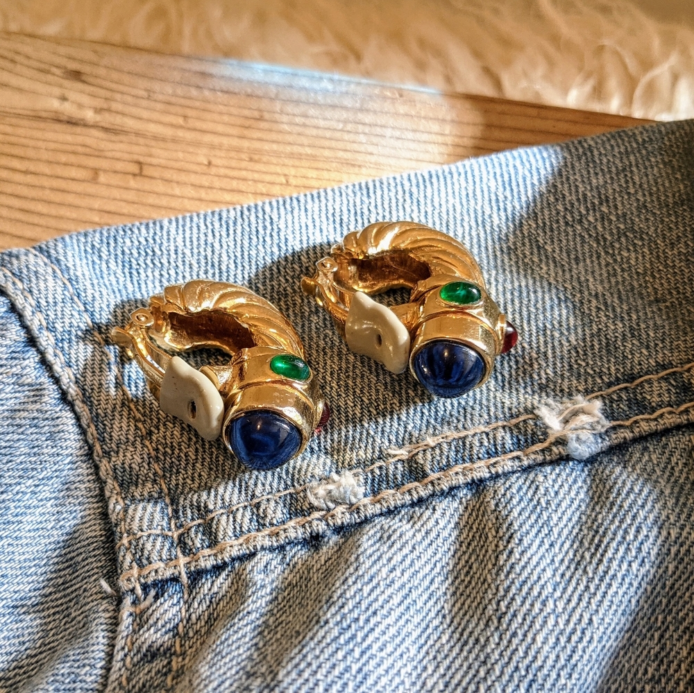 CINER VINTAGE CLIP EARRINGS